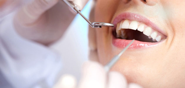 Dlaczego warto korzystać z usług profesjonalnych klinik stomatologicznych