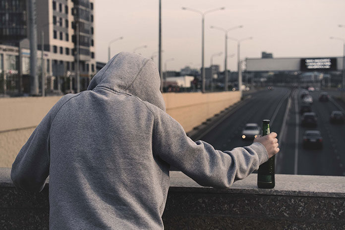 Alkoholizm - jak przekonać osobę uzależnioną do leczenia