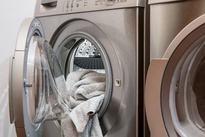 Czyszczenie pralki i lodówki – domowe sposoby