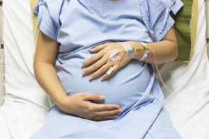 Dlaczego warto zwrócić uwagę na poduszki ciążowe?