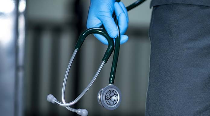 Innowacje w medycynie – jakie zmiany czekają polską służbę zdrowia? Innowacje w medycynie - jakie zmiany czekają polską służbę zdrowia