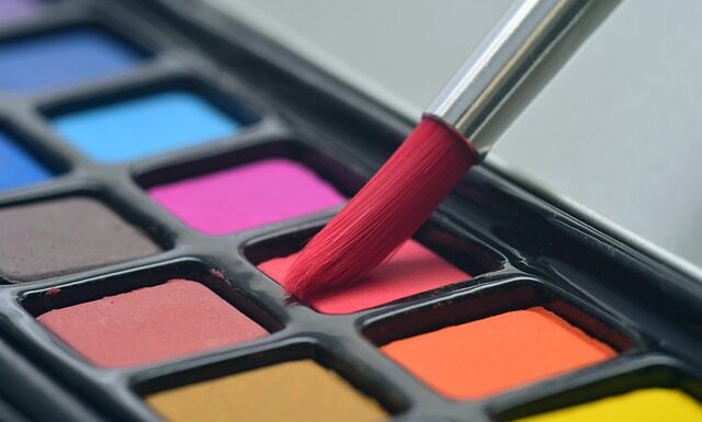 Jak malować usta żeby długo się trzymały?