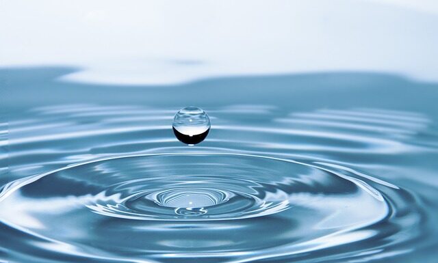 Czy woda utleniona jest dobra na zęby?