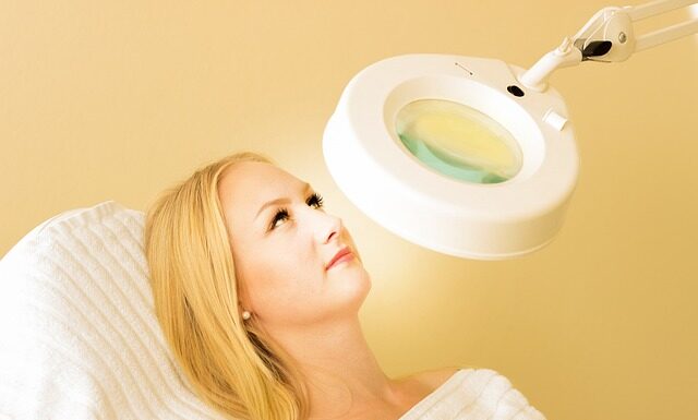 Ile trzymać plastry na pryszcze?