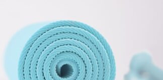 Jak usunąć plamy z moczu na materacu?