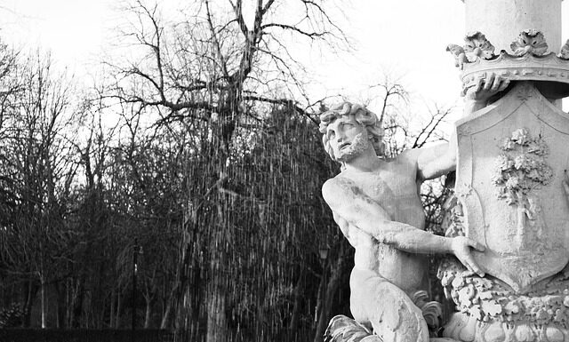 Czy legitymacja emeryta uprawnia do zniżek PKP?