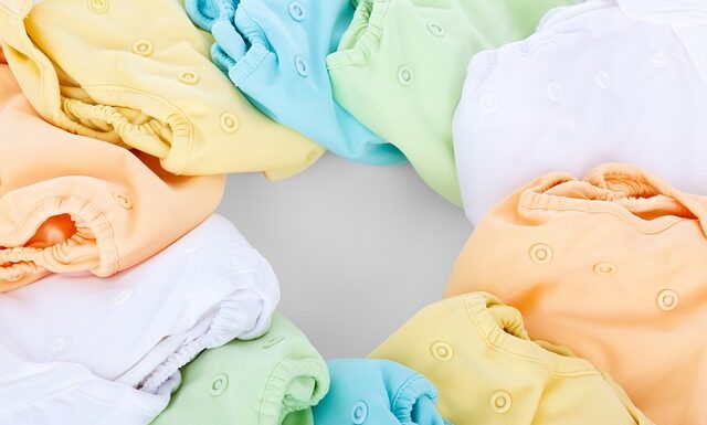 Jak założyć pieluchę żeby nie przeciekała?