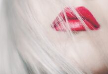 Jaki kolor pomadki pasuje? Jaki kolor pomadki pasuje?