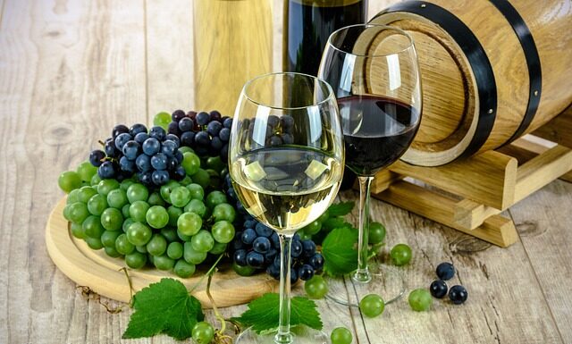 Czy płyn do płukania jamy ustnej zawiera alkohol? Czy płyn do płukania jamy ustnej zawiera alkohol?