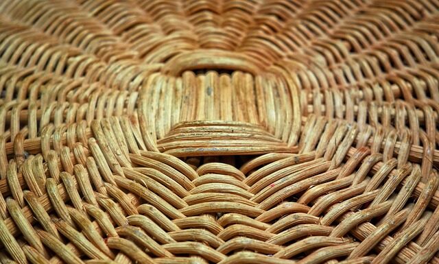 Jak załatwić kosz na śmieci?