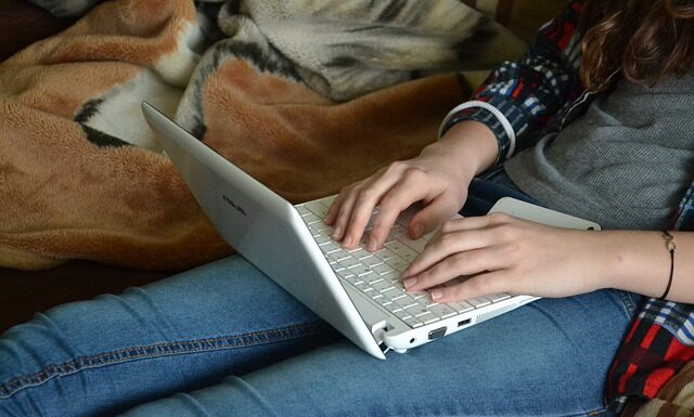 Czy używać wacików do twarzy?